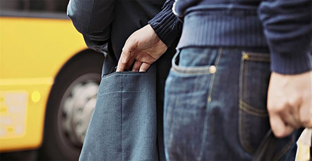 عملية سلب مُرعبة على طريق الصفرا..