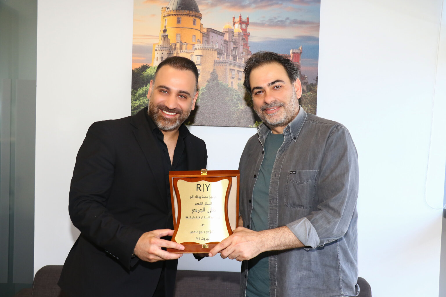 الإعلامي ربيع ياسين يُكرّم الممثل طلال الجردي تقديرًا لمسيرته الفنية