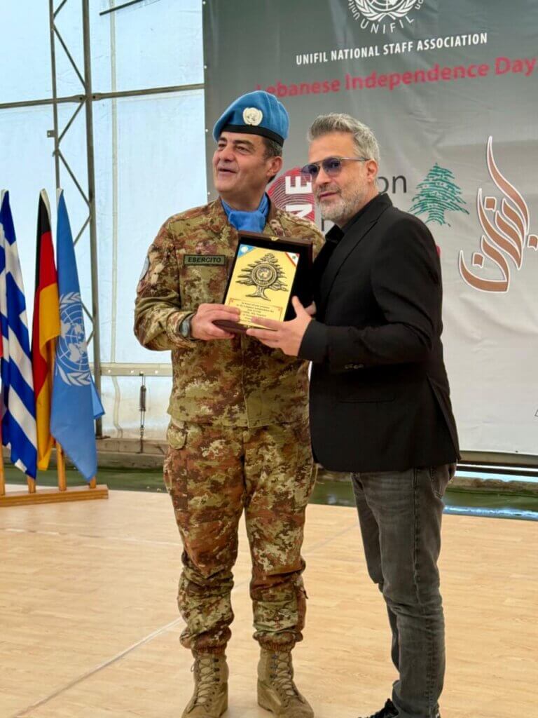 النجم زين العمر مُكرَّمًا في الناقورة