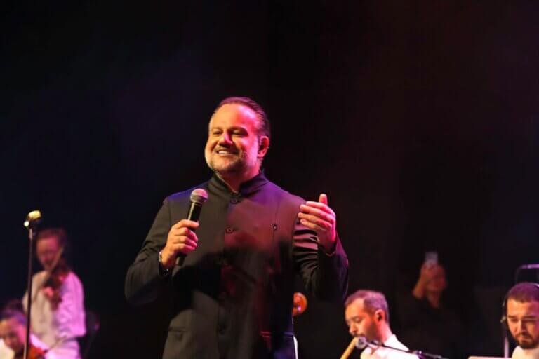 أوركسترا “مزيكا” العالمية تستضيف سليم عسّاف في ثلاث حفلات كبرى على أهم مسارح فرنسا وبلجيكا وثالثها على خشبة مسرح “باتاكلان” العريق!