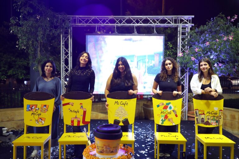 فوز كلارا ماريا خوري من الـNDU بمسابقة McCafé Holiday Cup Design 2025