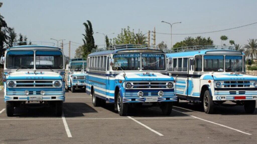 إنقلاب فان مدرسة.. وإصابات