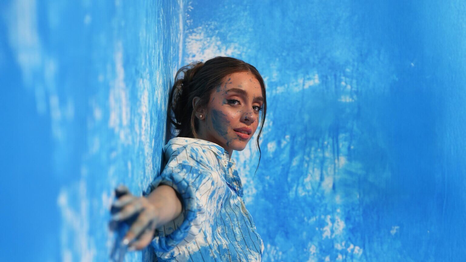 لونا كرم تطرح “انت حب عمري”.. أغنية عراقيّة جديدة تضمّها إلى ألبومها الأخير