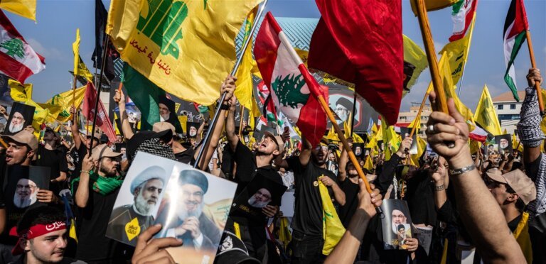 سلاح “حزب الله” في شمال الليطاني… هل يجر لبنان إلى حرب مدمرة؟