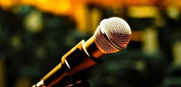 بعد زواجه وحذف كل منشوراته.. هل اعتزل الفنان الشهير؟