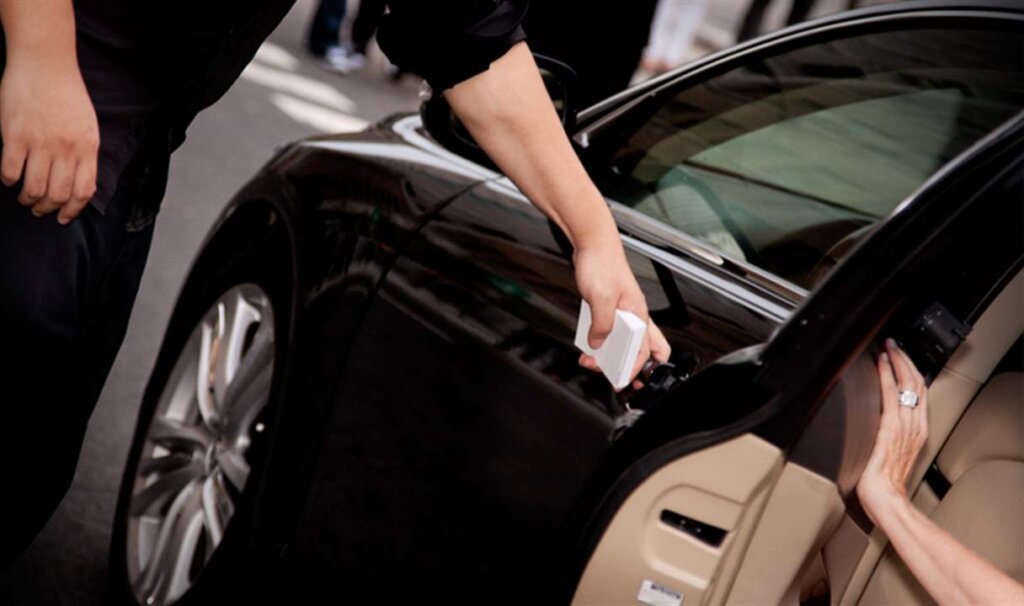 تسعيرة جديدة لـ”الفاليه باركينغ”.. كم بلغت؟