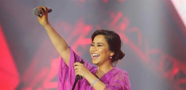 بعد خضوعها لعملية جراحية عاجلة.. هذه آخر تطورات حالة شيرين عبد الوهاب الصحية