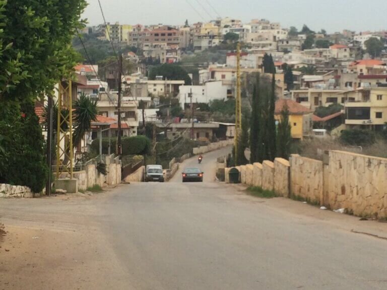 إنذارات إسرائيلية تُخلي بلدتين في الشمال… والذريعة: عناصر للحزب!