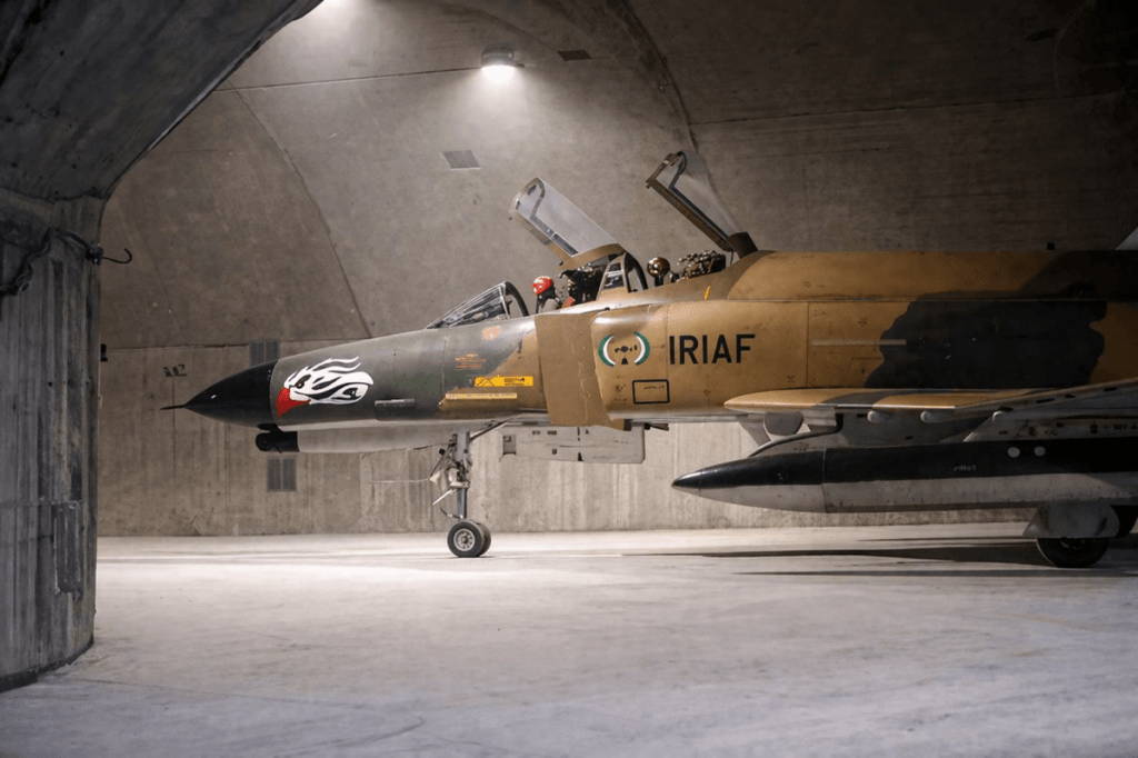 قاعدة إيرانية تحت الأرض تشعل المنصات… إعادة تدوير في زمن التوتر