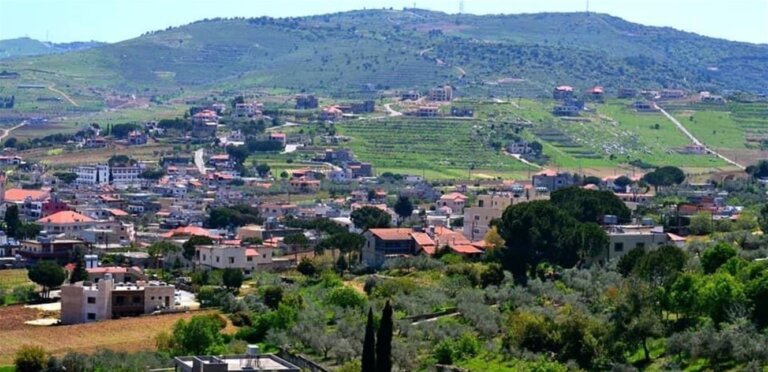 لا مواد غذائية ولا اتصالات ولا انترنت.. وهذا ما يُطالبون به!