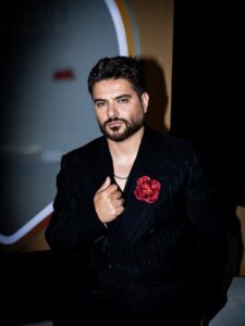 “كرمال الفيزا والمرا والولاد”.. ناصيف زيتون يمازح السفير الأسترالي في لبنان وهذا ما قاله لحماته