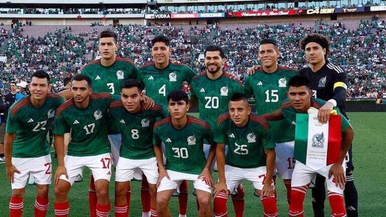 المكسيك تهزم الإكوادور وتبلغ ثمن نهائي كأس العالم