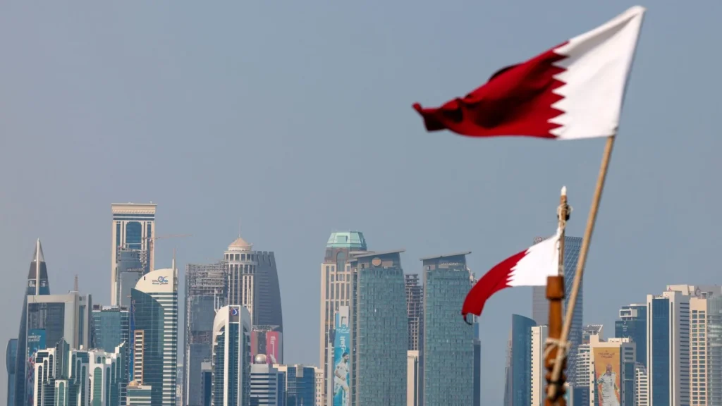 مسؤول سابق في الموساد يفجّرها… “قطر فعلت بنا ما فعلناه في إيران”